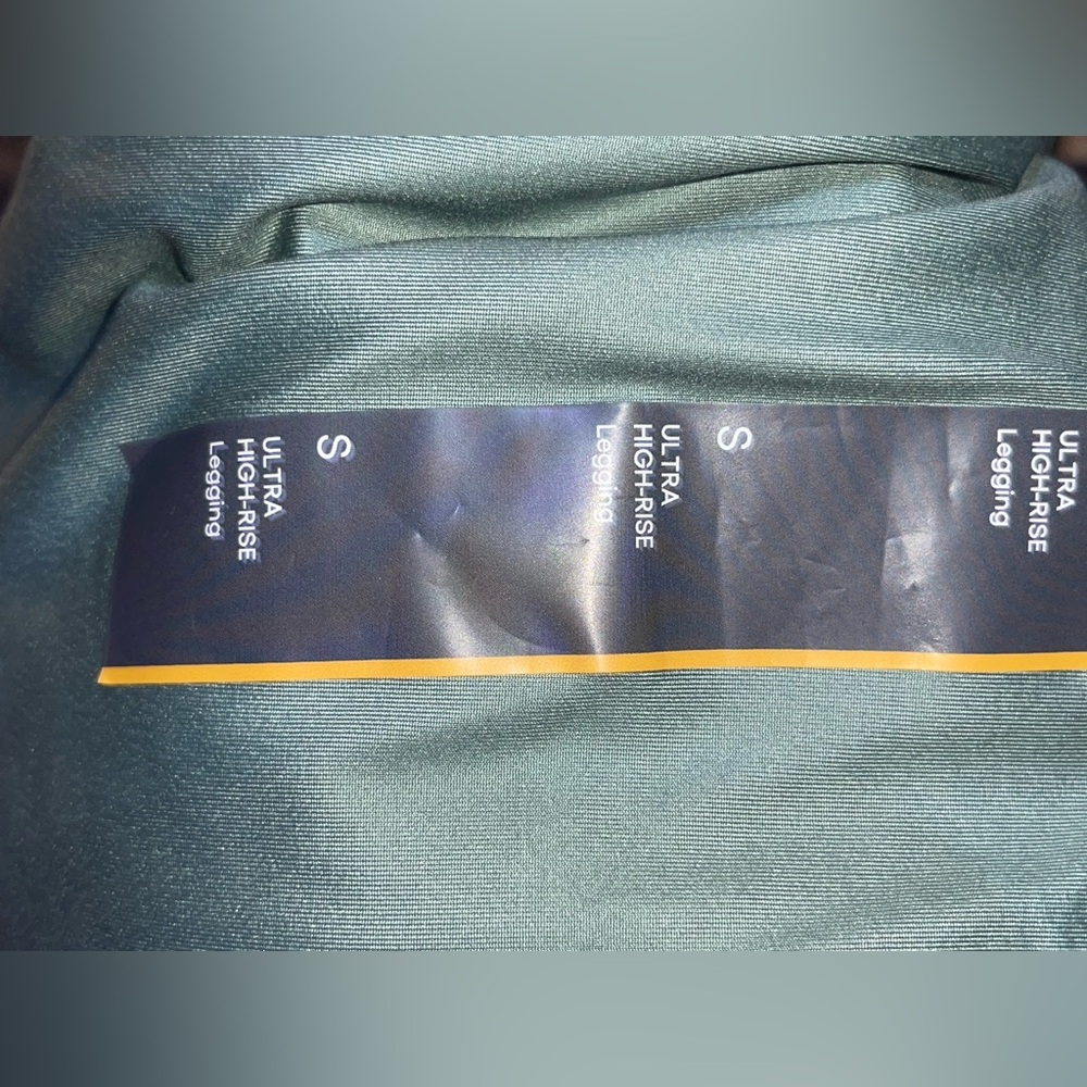 All in motion shine leggings nwt - Picture 4 of 4